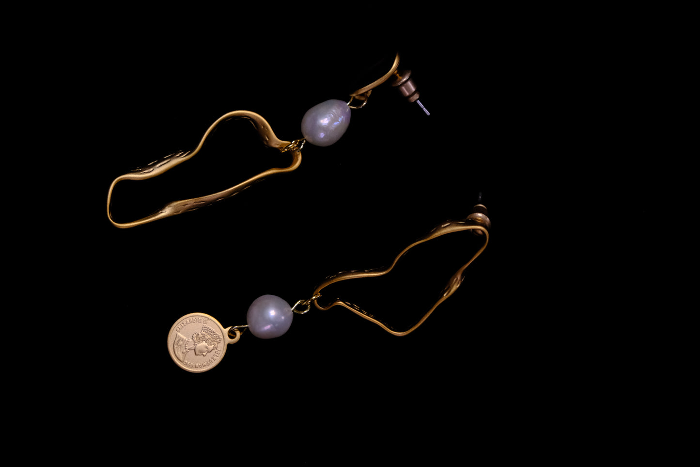 The DUOs Baroque Pearl Irregular Shape matte Gold Earrings