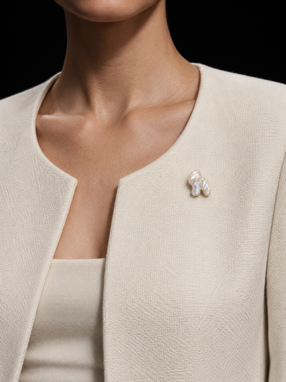 Single Baroque Pearl Brooch | FORME